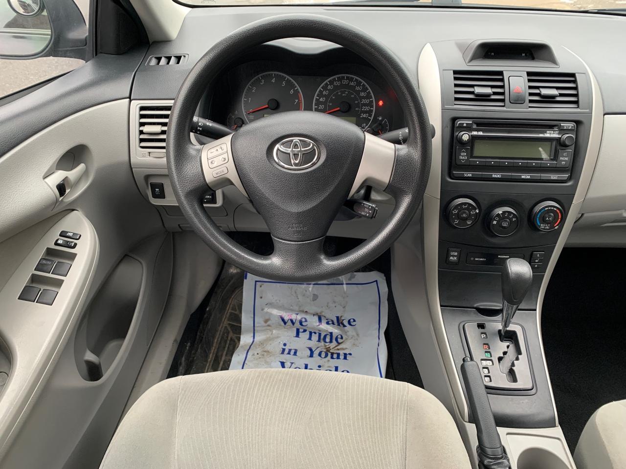 2013 Toyota Corolla 4dr Sdn Auto CE PLUS Photo