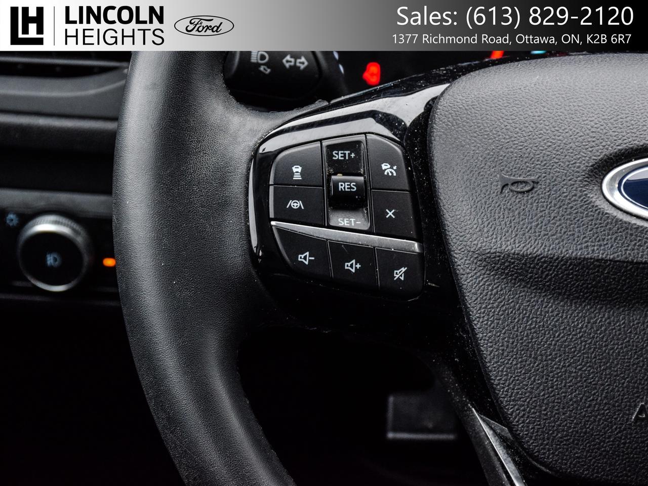 2022 Ford Escape SEL FWD Photo