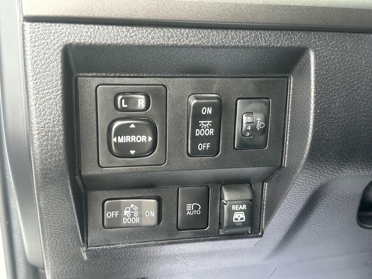 2021 Toyota Tundra 4x4 Crewmax SR5 ~ NO ACCIDENTS ~ WINTER TIRES Photo