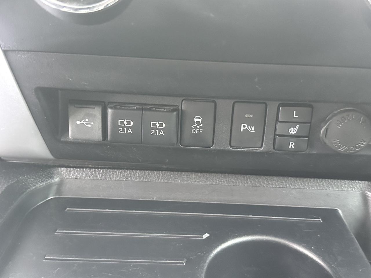 2021 Toyota Tundra 4x4 Crewmax SR5 ~ NO ACCIDENTS ~ WINTER TIRES Photo