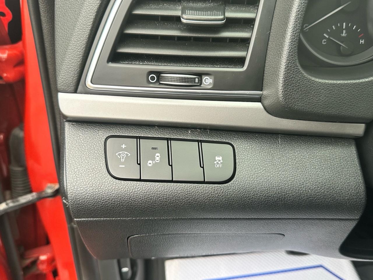 2018 Hyundai Elantra GL SE ~ SUNROOF ~ CARPLAY ~ CERTIFIED Photo