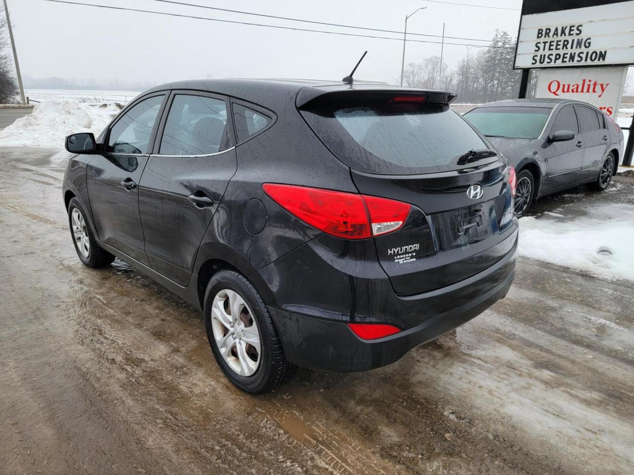 2010 Hyundai Tucson AWD GL Photo