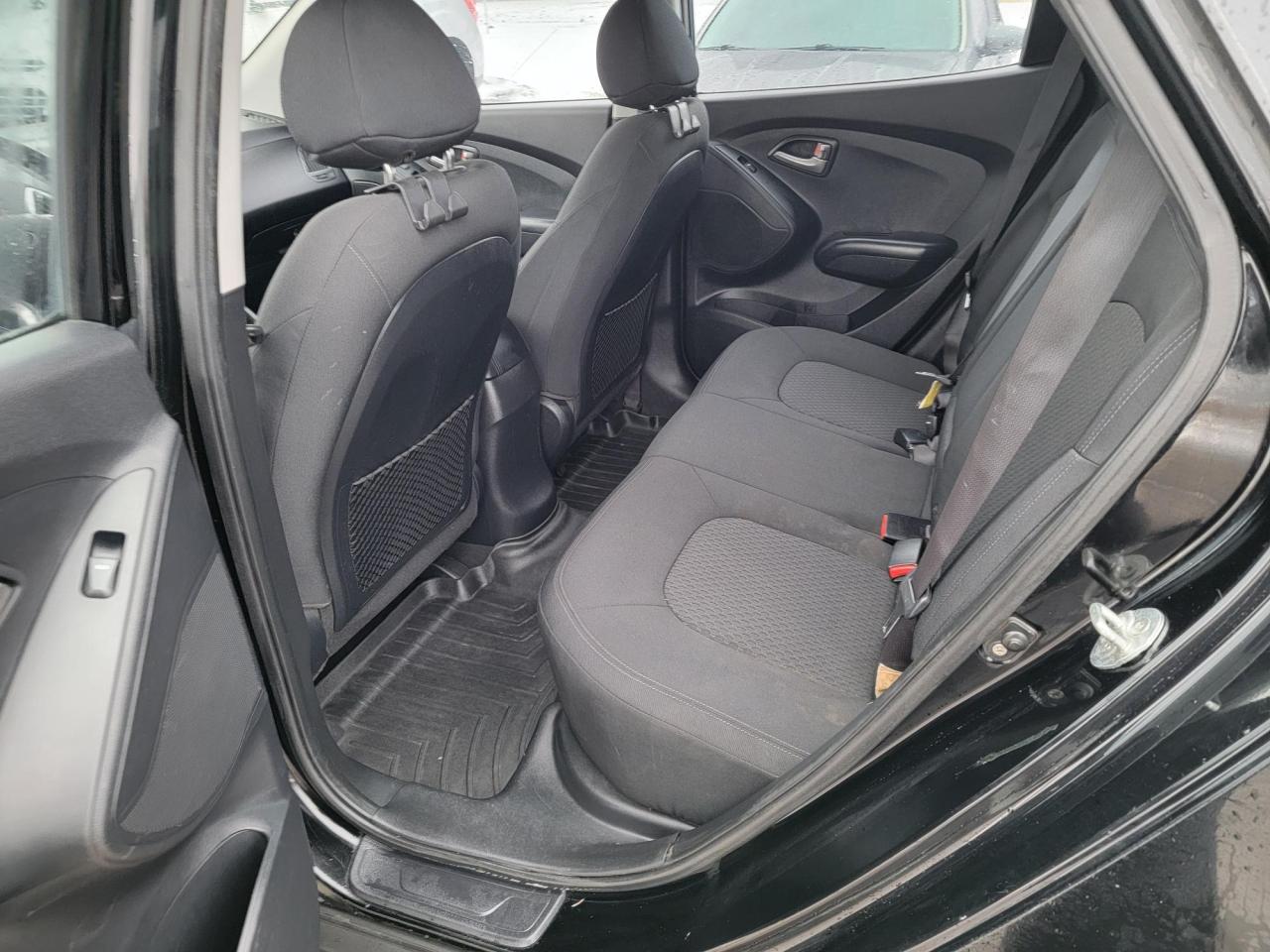 2010 Hyundai Tucson AWD GL Photo