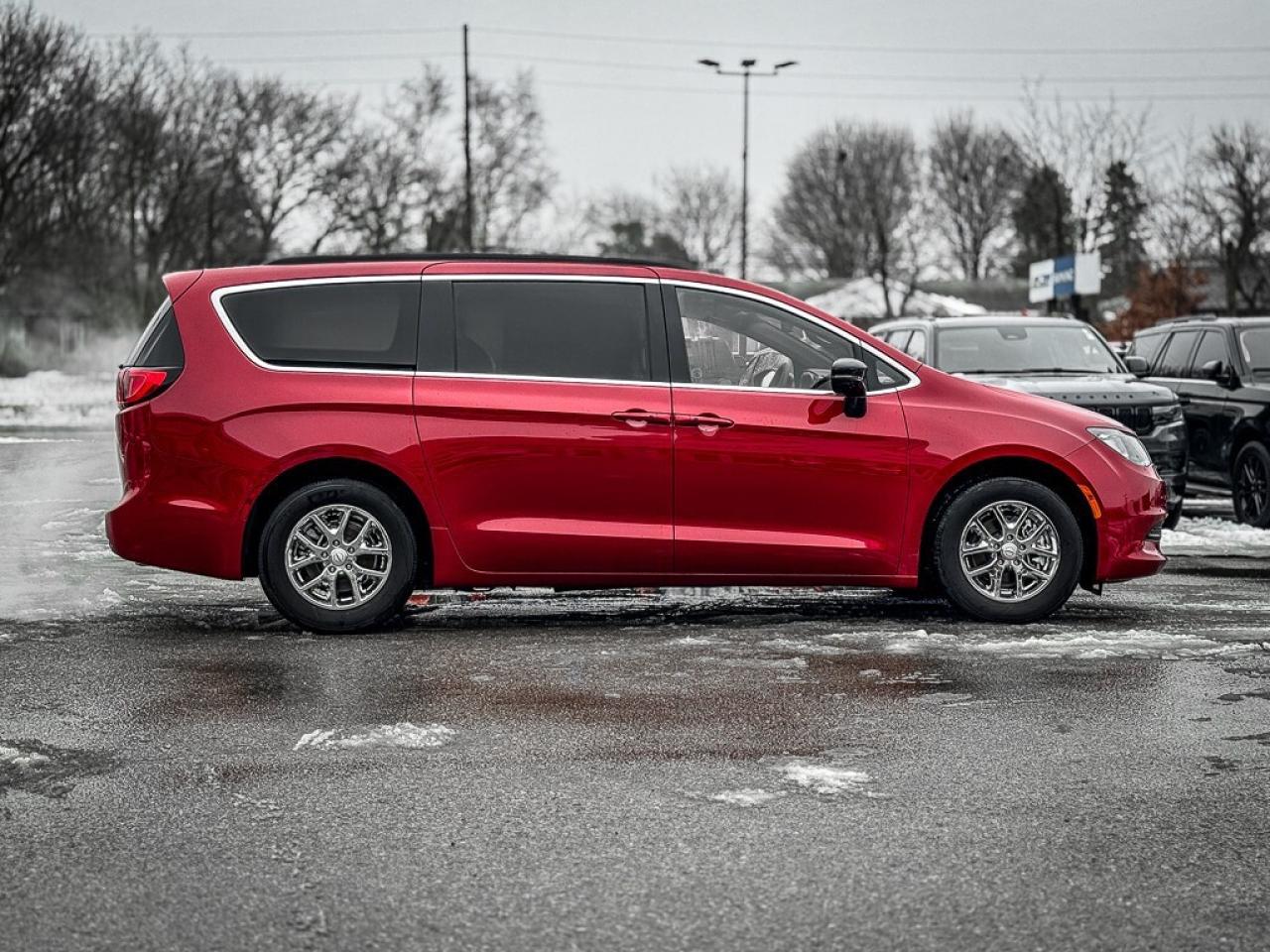 2025 Chrysler Grand Caravan SXT   PWR DOORS   HEATED SEATS   CARPLAY   ADAPTIV Photo3