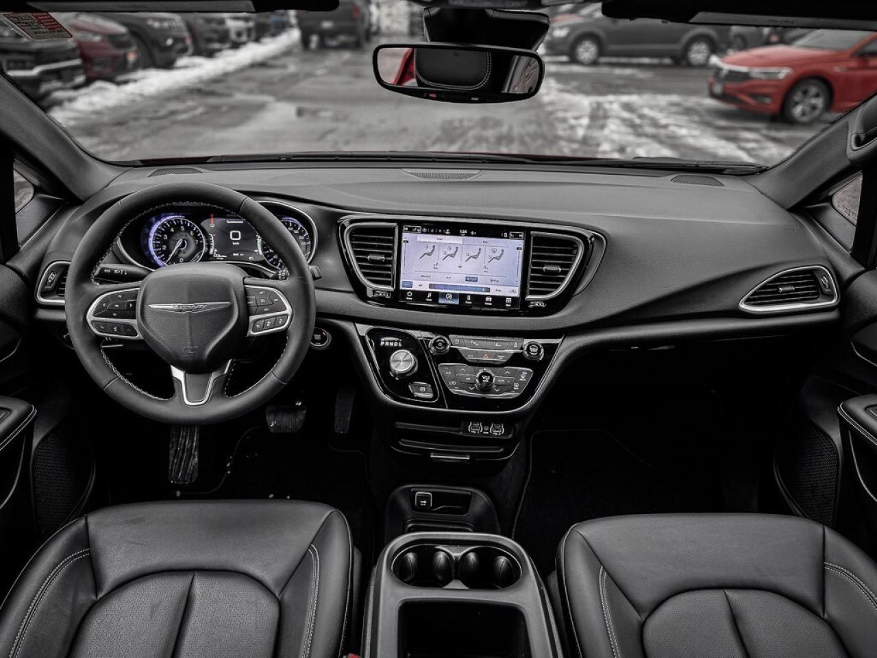 2025 Chrysler Grand Caravan SXT   PWR DOORS   HEATED SEATS   CARPLAY   ADAPTIV Photo