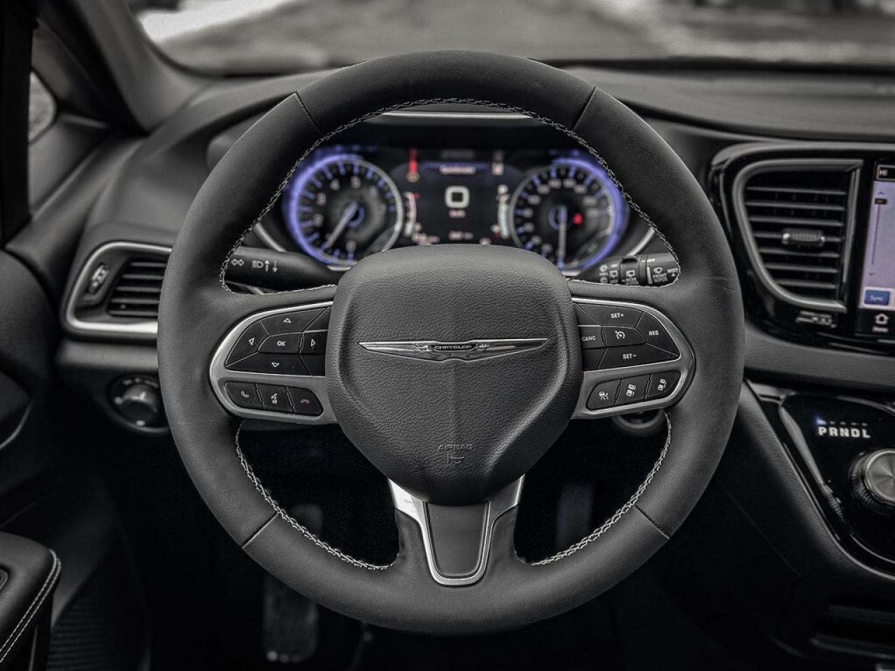 2025 Chrysler Grand Caravan SXT   PWR DOORS   HEATED SEATS   CARPLAY   ADAPTIV Photo