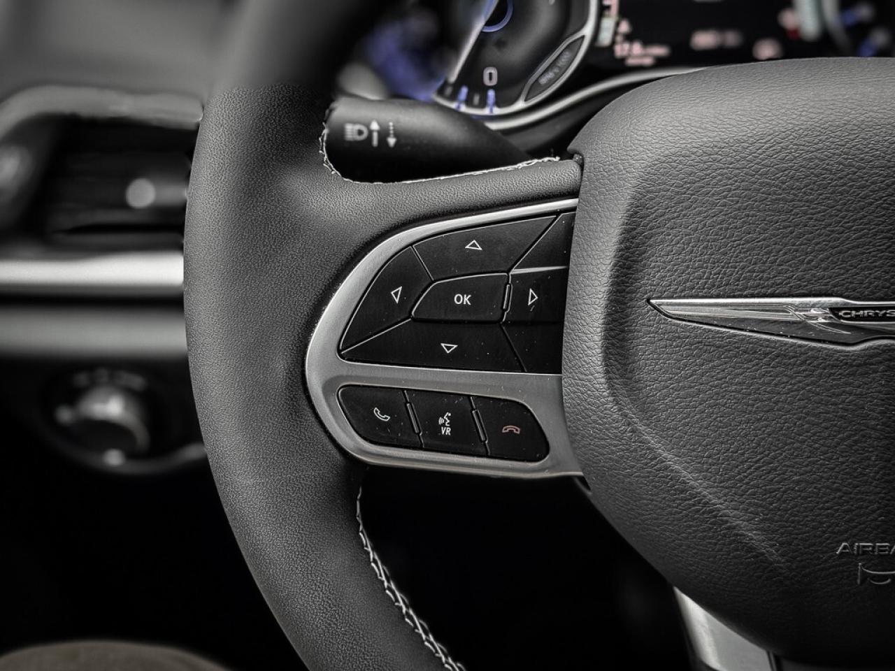 2025 Chrysler Grand Caravan SXT   PWR DOORS   HEATED SEATS   CARPLAY   ADAPTIV Photo