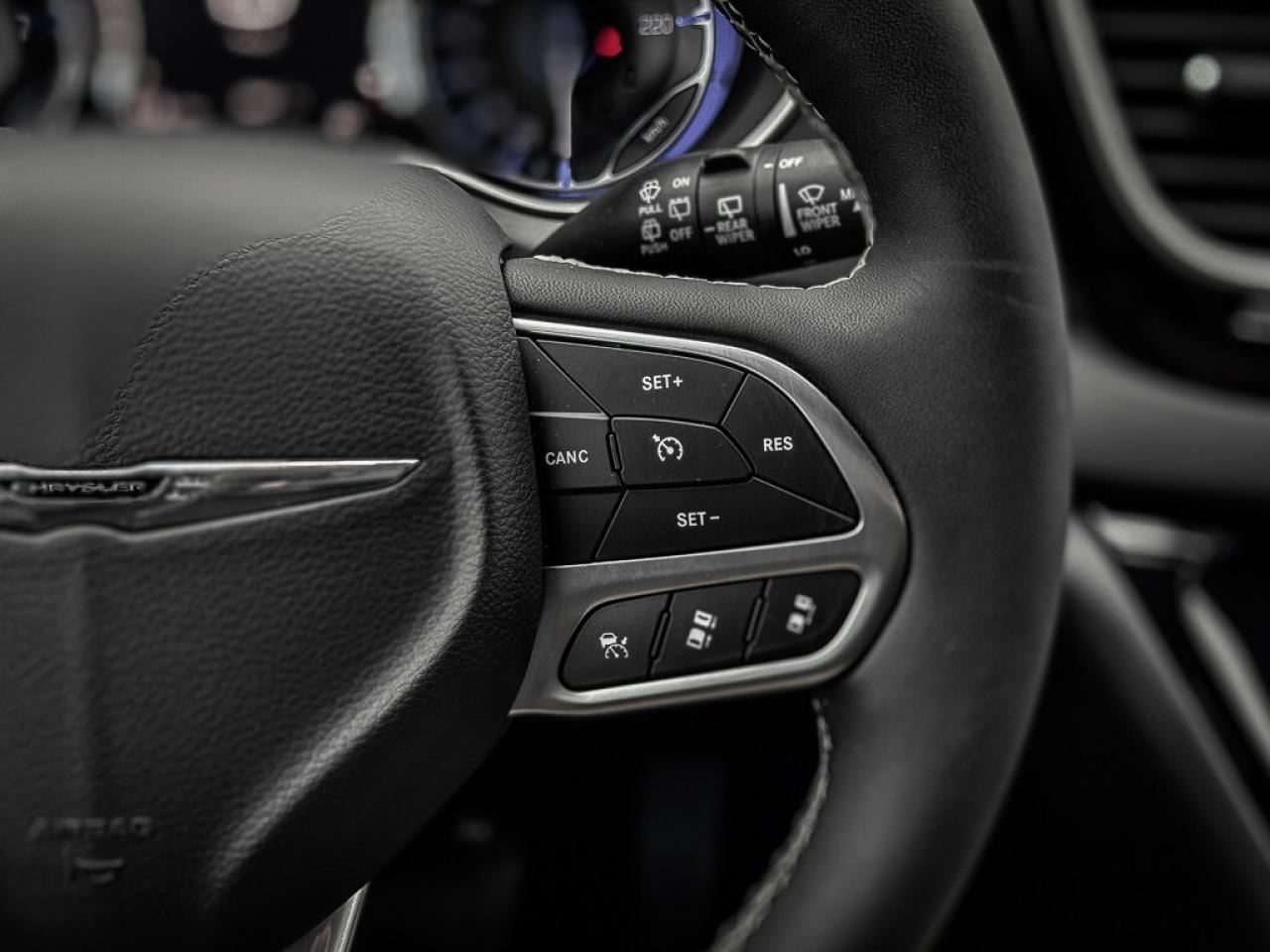 2025 Chrysler Grand Caravan SXT   PWR DOORS   HEATED SEATS   CARPLAY   ADAPTIV Photo