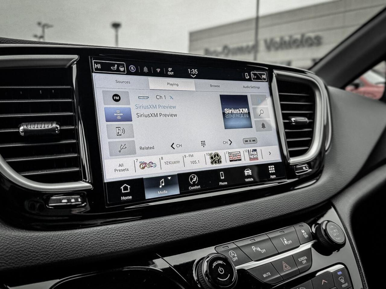 2025 Chrysler Grand Caravan SXT   PWR DOORS   HEATED SEATS   CARPLAY   ADAPTIV Photo