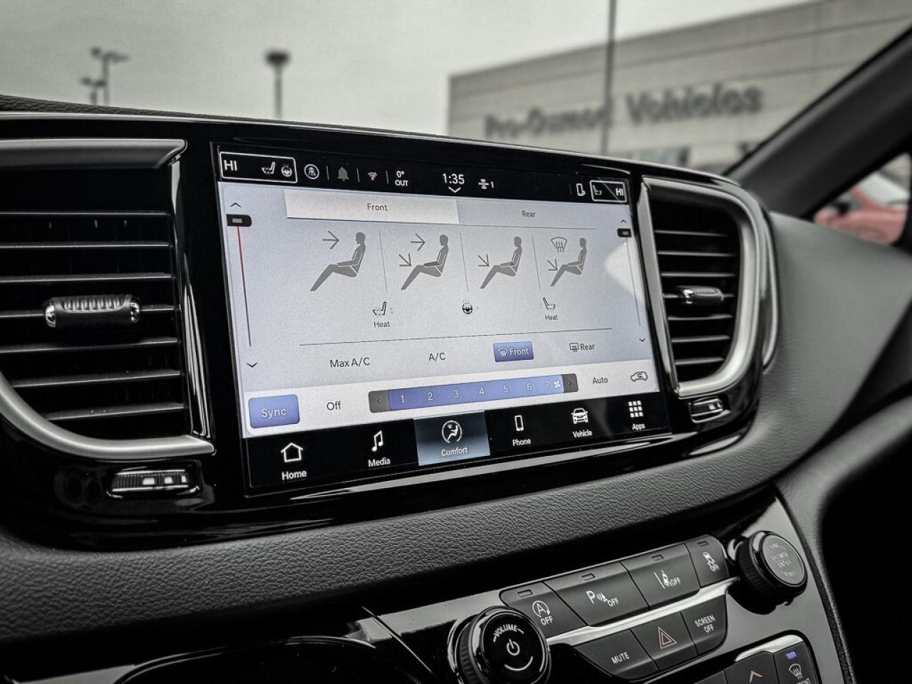 2025 Chrysler Grand Caravan SXT   PWR DOORS   HEATED SEATS   CARPLAY   ADAPTIV Photo