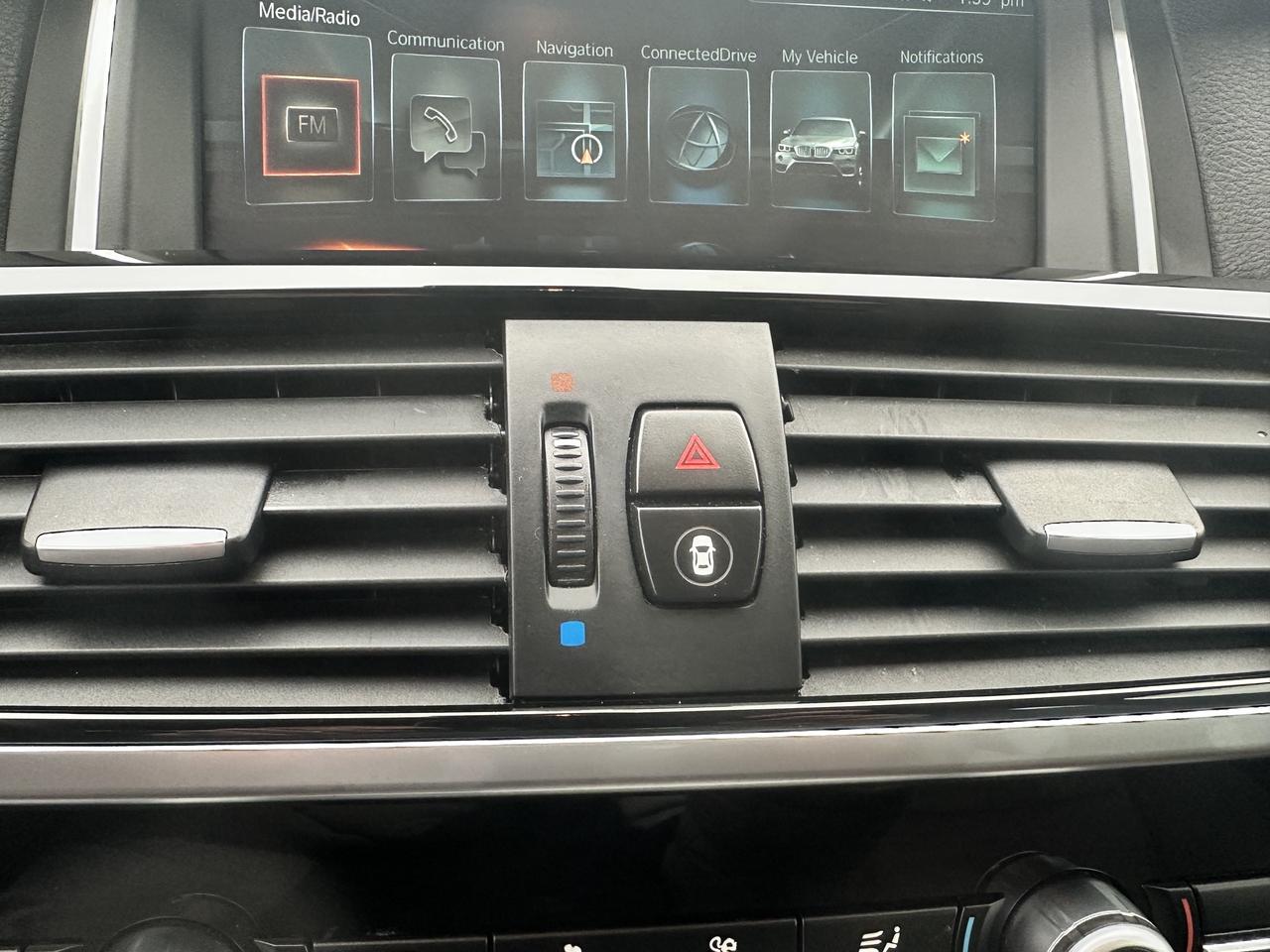 2017 BMW X3 xDrive28i ~ LOW KM ~ SAFETY INCLUDED Photo