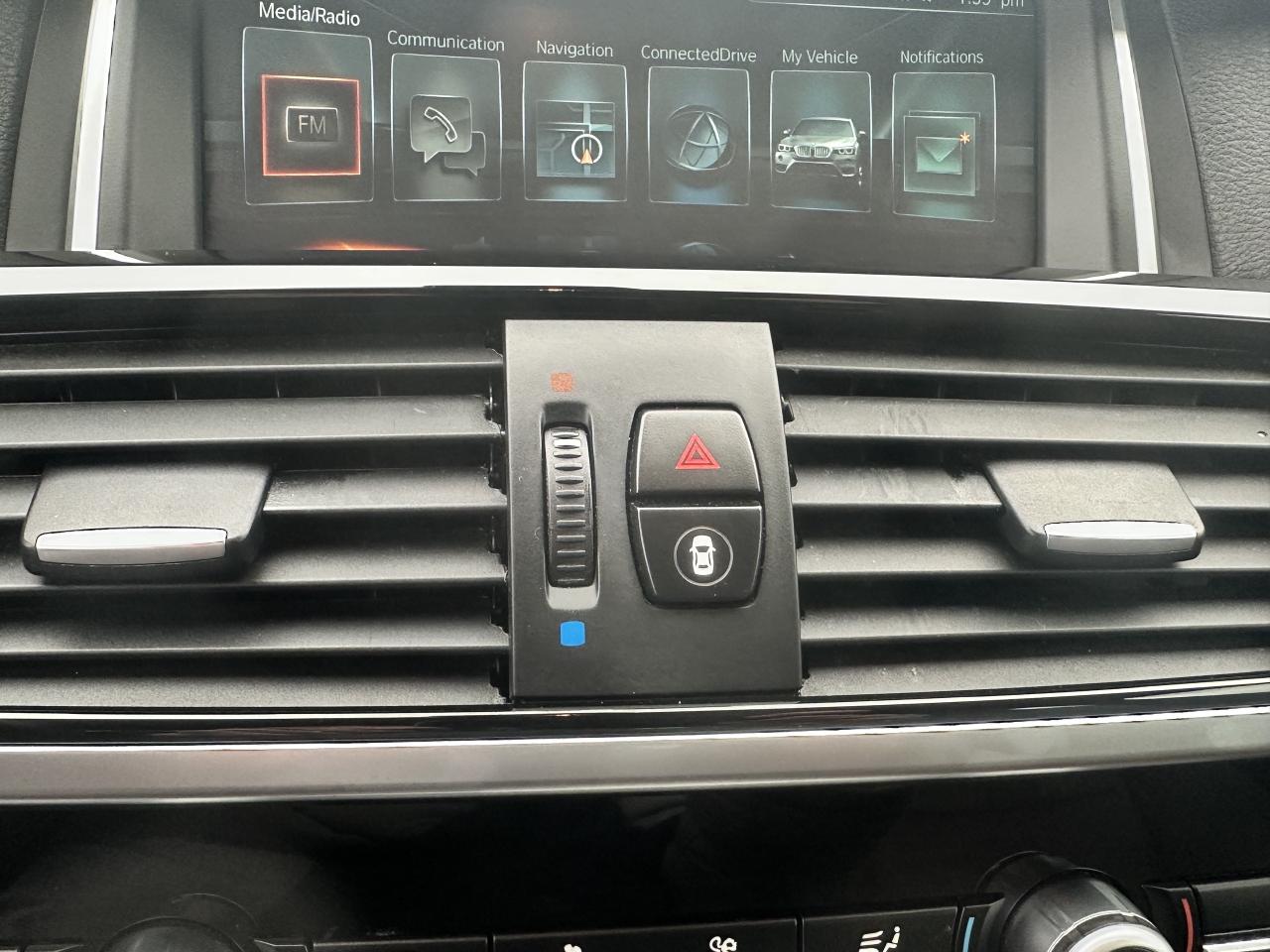 2017 BMW X3 xDrive28i ~ LOW KM ~ SAFETY INCLUDED Photo