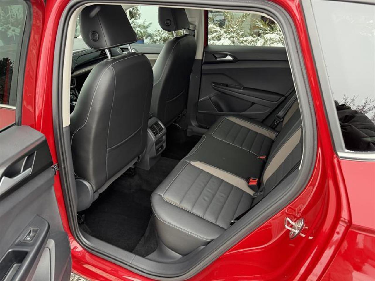 2023 Volkswagen Taos Highline 1.5T 7sp at DSG w/ Tip 4M EOP Photo