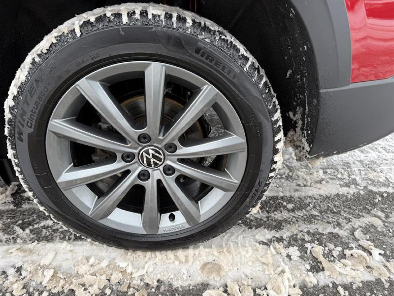 2023 Volkswagen Taos Highline 1.5T 7sp at DSG w/ Tip 4M EOP Photo