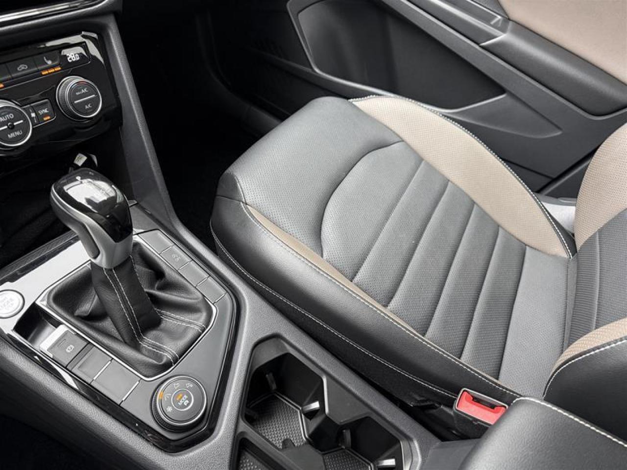 2023 Volkswagen Taos Highline 1.5T 7sp at DSG w/ Tip 4M EOP Photo