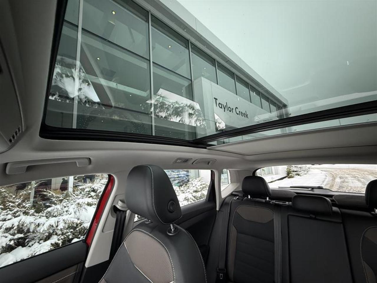 2023 Volkswagen Taos Highline 1.5T 7sp at DSG w/ Tip 4M EOP Photo