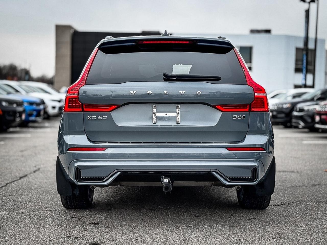 2022 Volvo XC60 B6 R-Design   B6 R-DESIGN   PANO ROOF   NAV   BLIN Photo