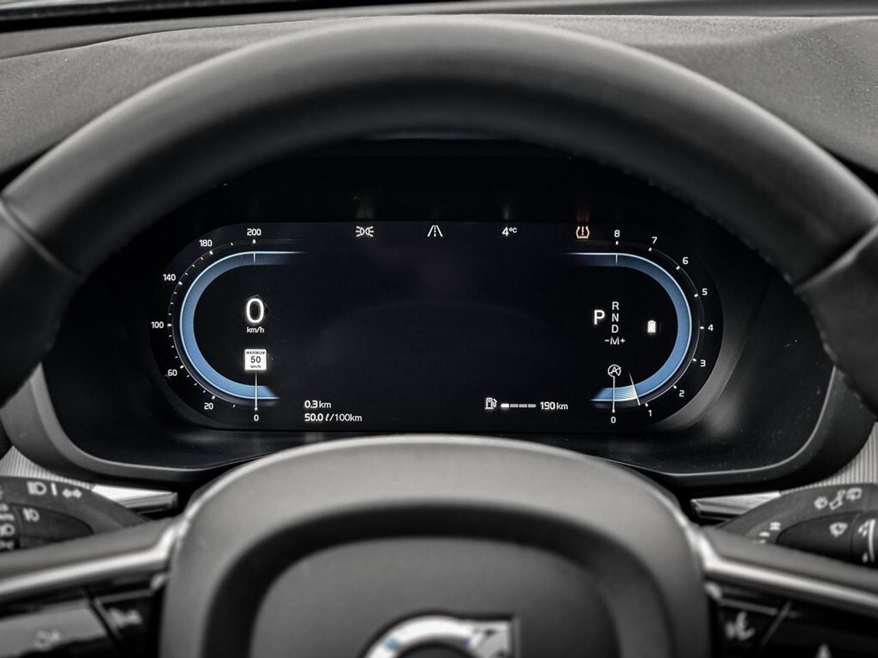 2022 Volvo XC60 B6 R-Design   B6 R-DESIGN   PANO ROOF   NAV   BLIN Photo