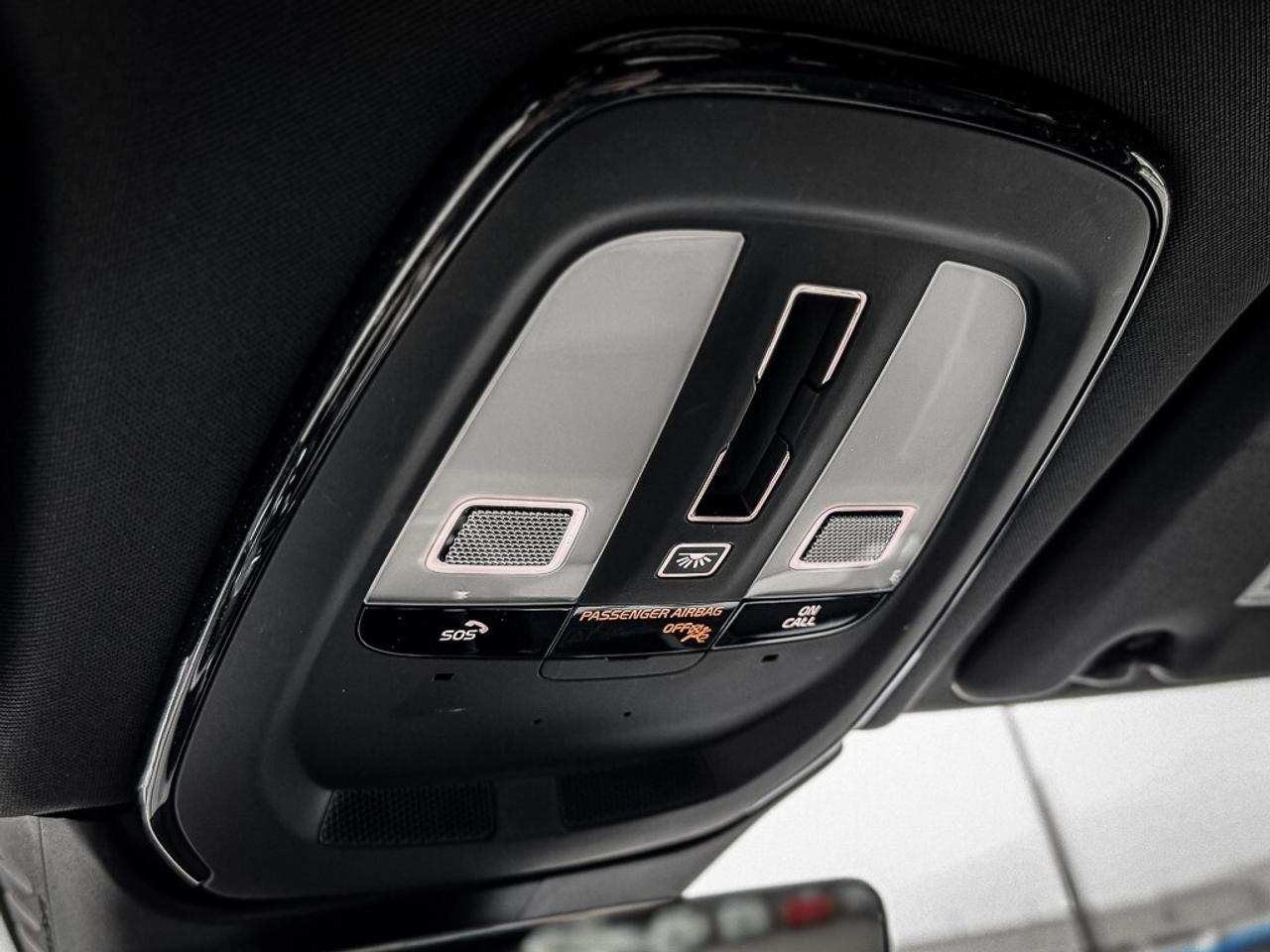 2022 Volvo XC60 B6 R-Design   B6 R-DESIGN   PANO ROOF   NAV   BLIN Photo