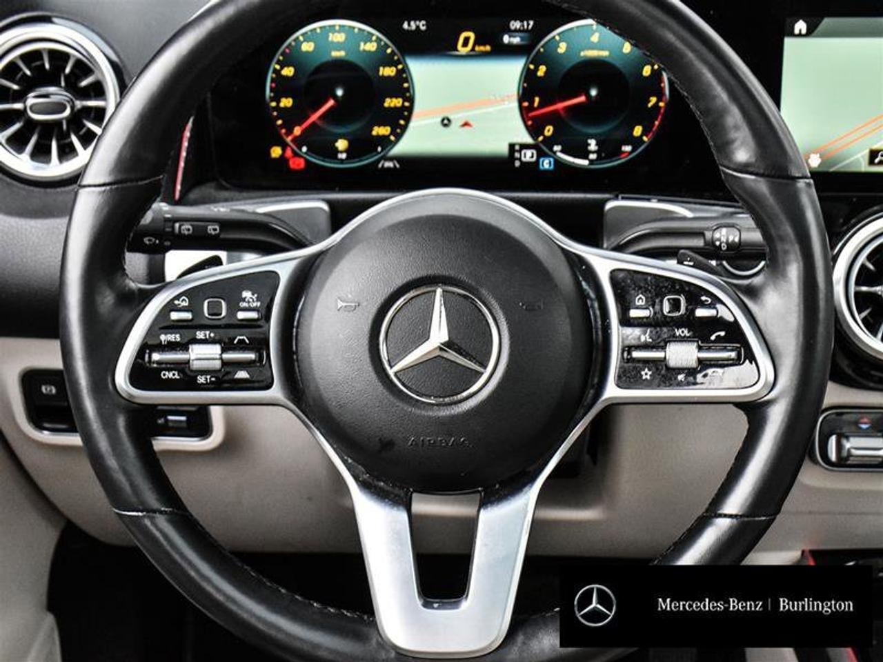 2022 Mercedes-Benz GLB GLB 250 Photo