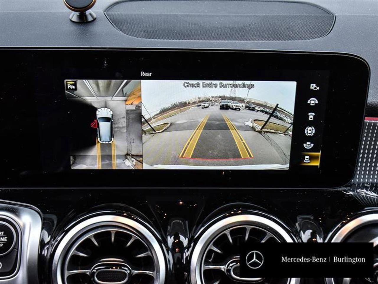 2022 Mercedes-Benz GLB GLB 250 Photo