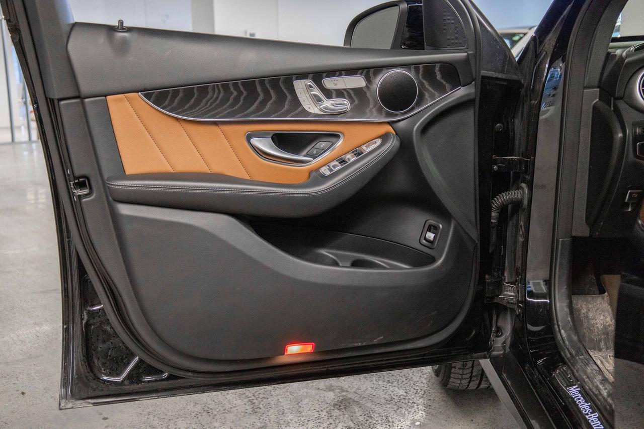 2021 Mercedes-Benz GLC 4matic Safety Certified Welcome Trades Photo