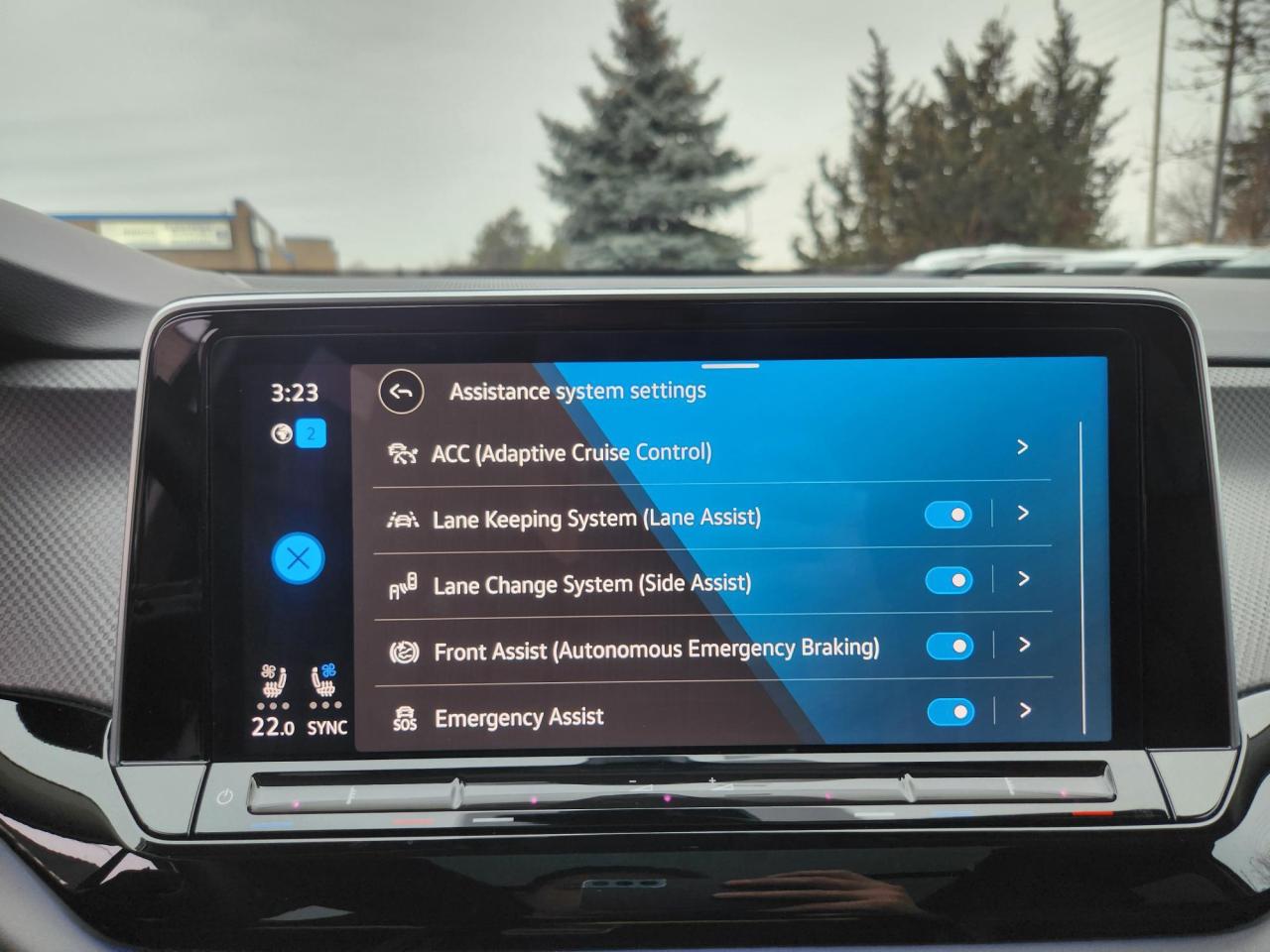 2024 Volkswagen Atlas PEAK EDITION, PANOROOF PKG, CARPLAY,REMOTE STARTER Photo