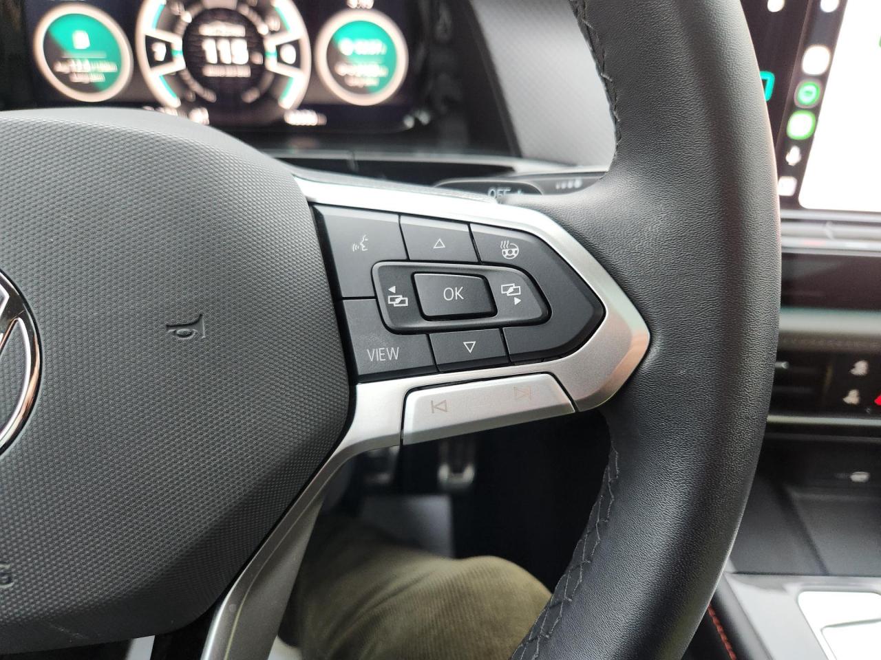 2024 Volkswagen Atlas PEAK EDITION, PANOROOF PKG, CARPLAY,REMOTE STARTER Photo