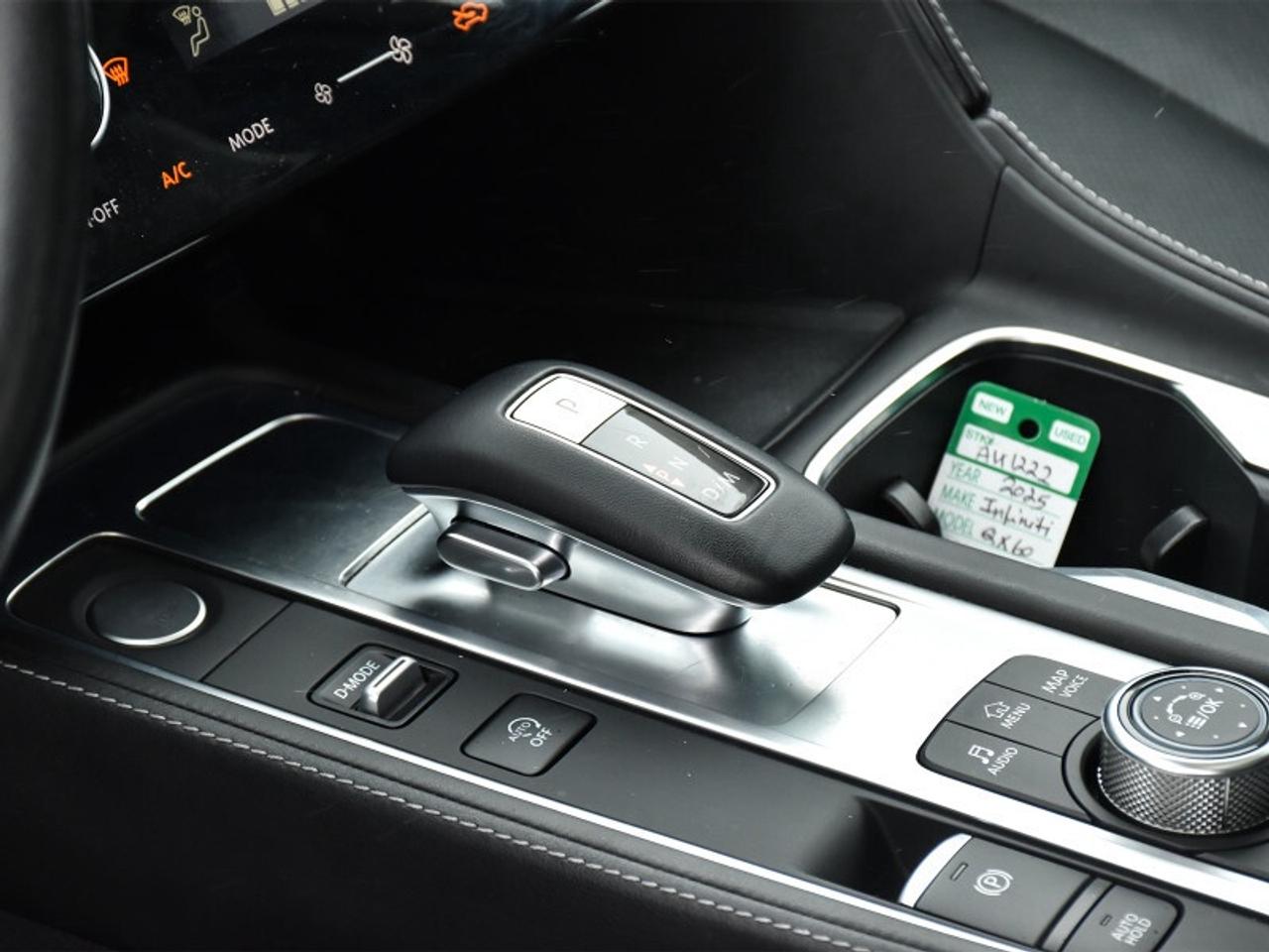 2025 Infiniti QX60 LUXE AWD-360 Camera  Navi  Roof  Leather  7 Seater Photo