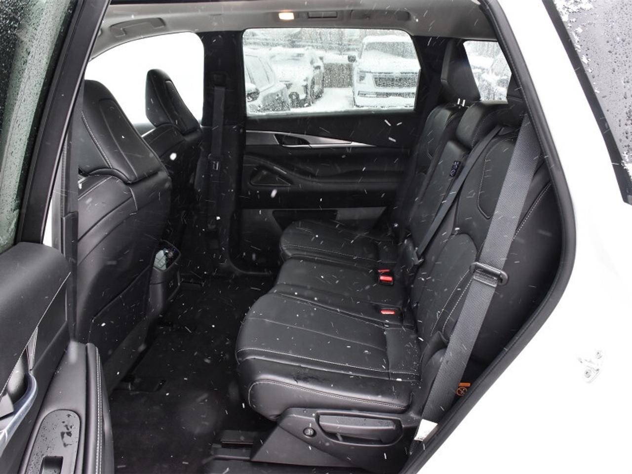 2025 Infiniti QX60 LUXE AWD-360 Camera  Navi  Roof  Leather  7 Seater Photo