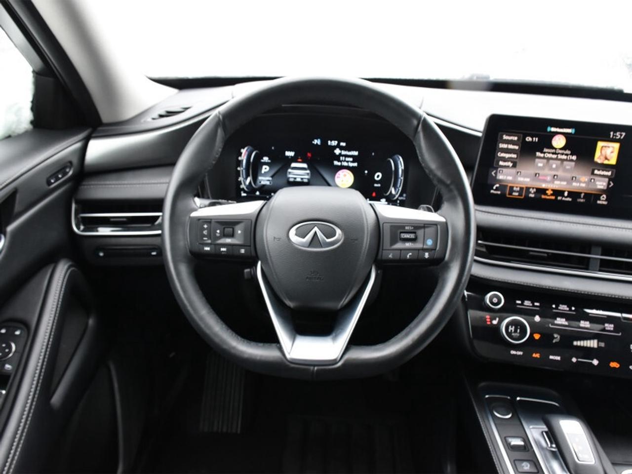 2025 Infiniti QX60 LUXE AWD-360 Camera  Navi  Roof  Leather  7 Seater Photo