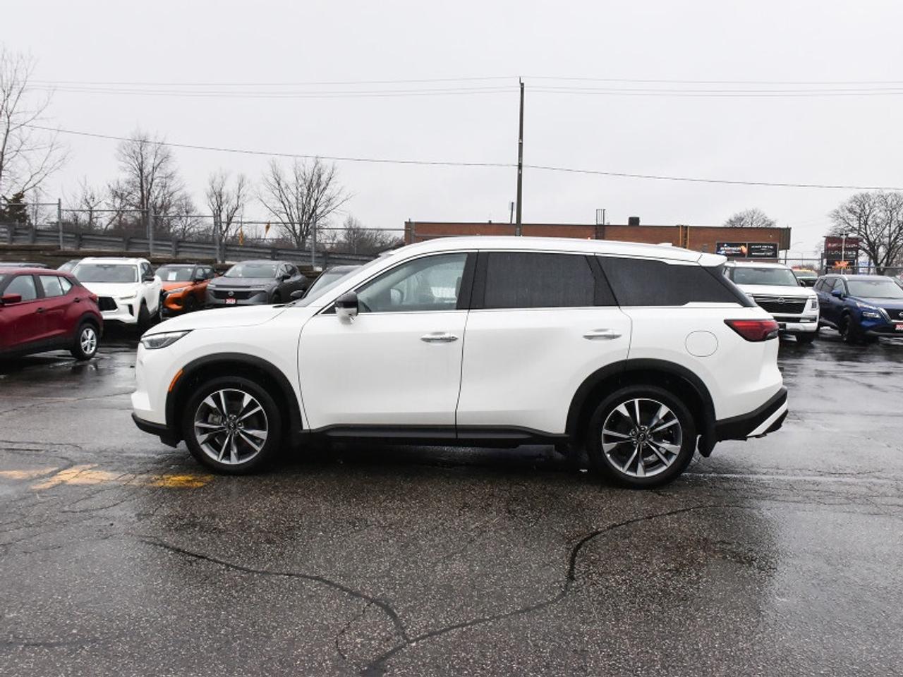 2025 Infiniti QX60 LUXE AWD-360 Camera  Navi  Roof  Leather  7 Seater Photo2