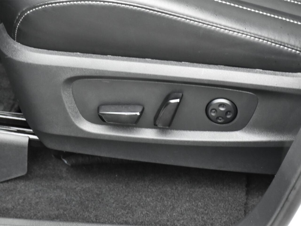 2025 Infiniti QX60 LUXE AWD-360 Camera  Navi  Roof  Leather  7 Seater Photo