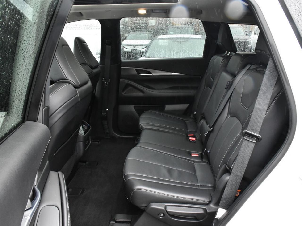 2025 Infiniti QX60 LUXE AWD-360 Camera  Navi  Roof  Leather  7 Seater Photo