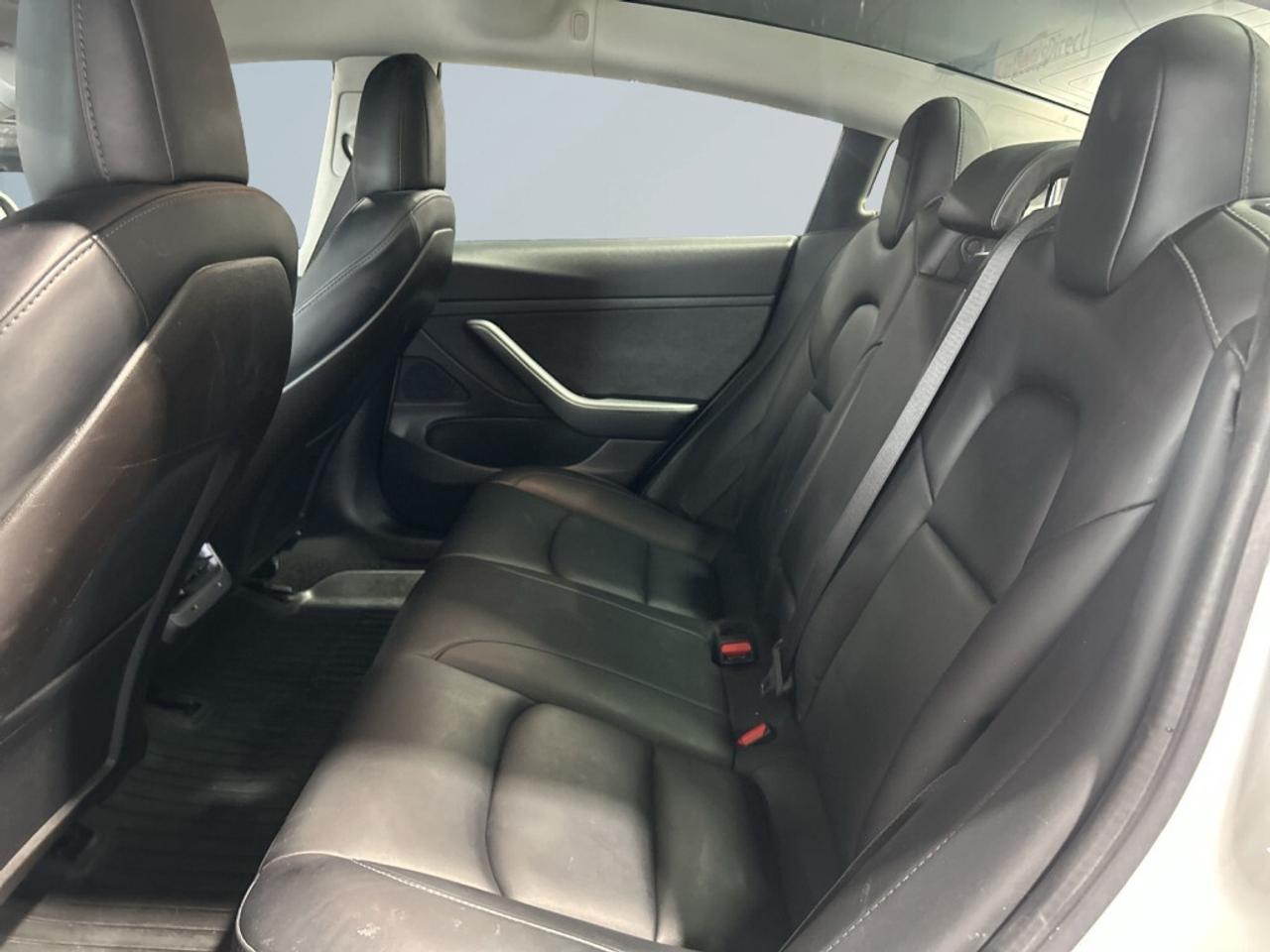 2020 Tesla Model 3 Standard Range Plus / Excellent Condition/Leather/ Photo