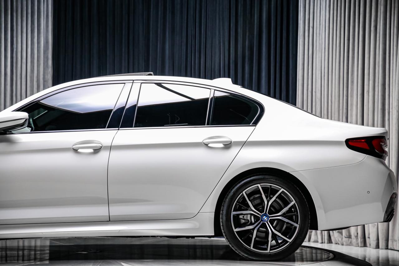 2022 BMW 5 Series 530e xDrive PLUG-IN HYBRID M-SPORT  NAV CAM HUD Photo