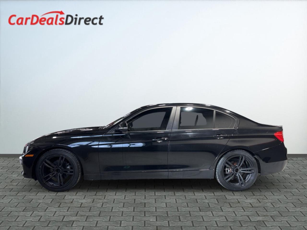 2013 BMW 328 i xDrive AWD/Leather/Sunroof/Heated Seats/ B Senso Photo