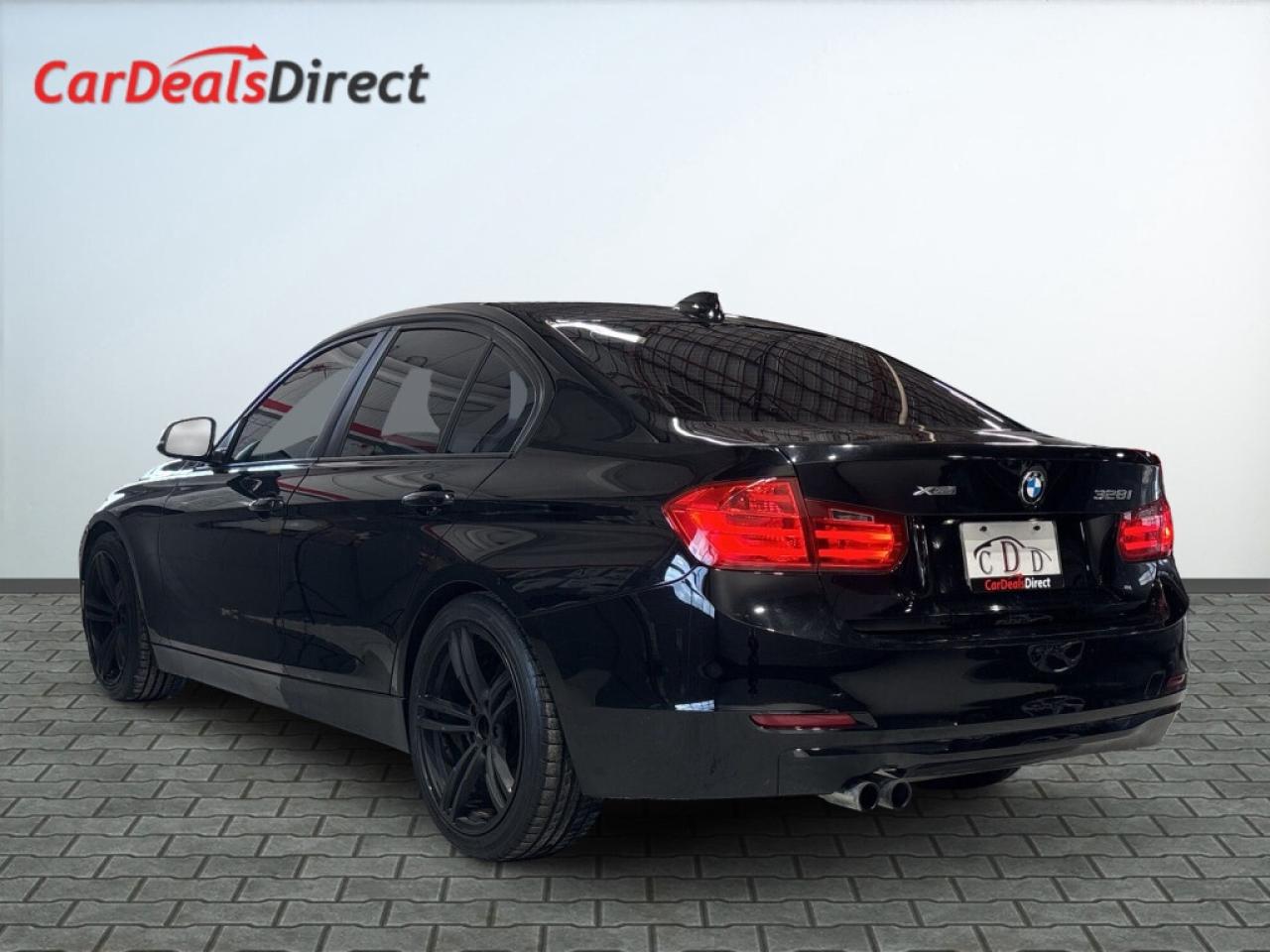 2013 BMW 328 i xDrive AWD/Leather/Sunroof/Heated Seats/ B Senso Photo