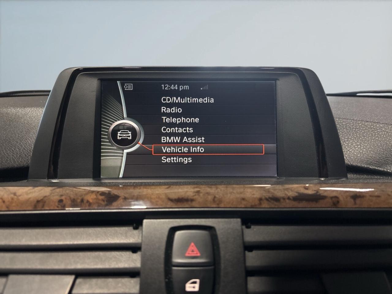 2013 BMW 328 i xDrive AWD/Leather/Sunroof/Heated Seats/ B Senso Photo