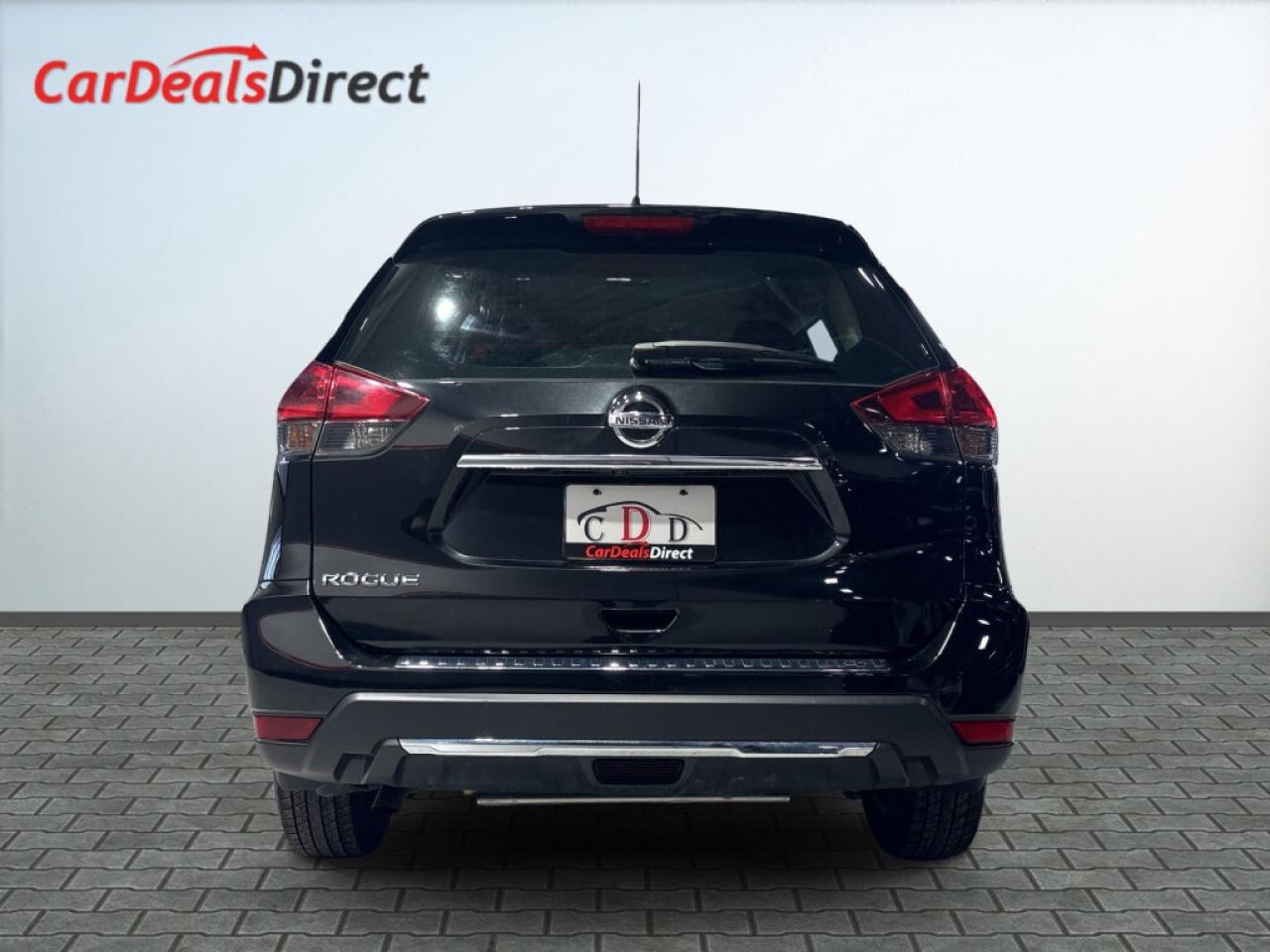 2018 Nissan Rogue S/Back Up Cam/Blueooth/Heated Seats/Clean Carfax Photo