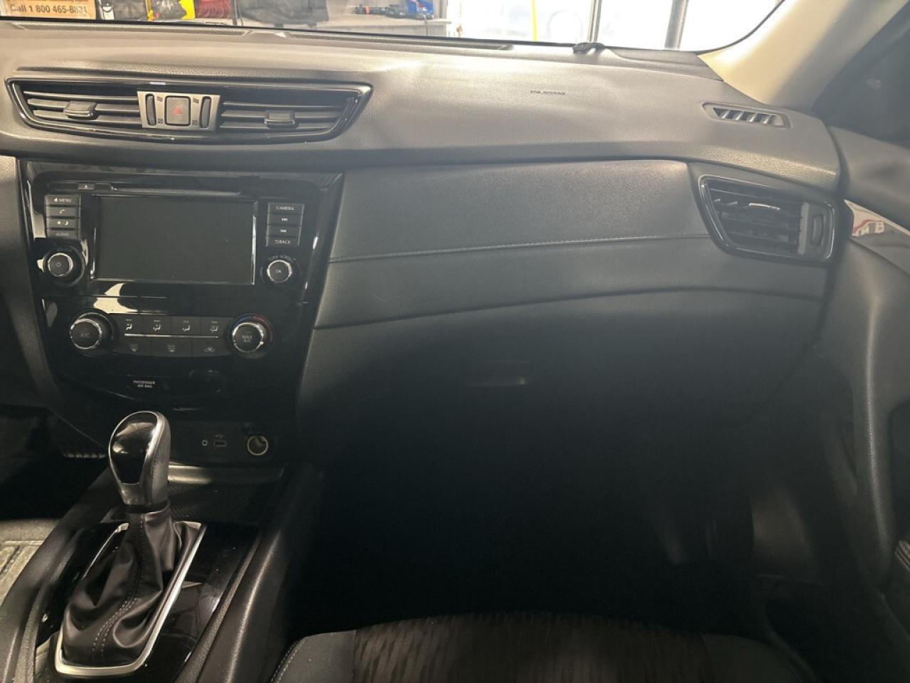 2018 Nissan Rogue S/Back Up Cam/Blueooth/Heated Seats/Clean Carfax Photo