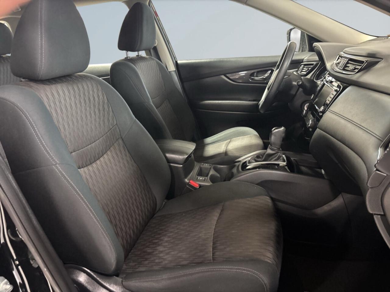 2018 Nissan Rogue S/Back Up Cam/Blueooth/Heated Seats/Clean Carfax Photo