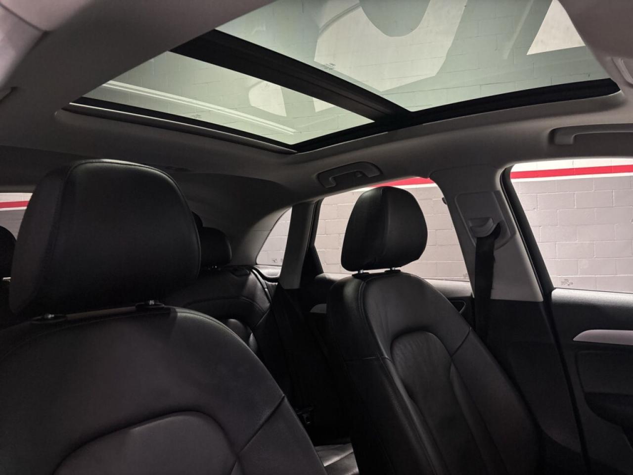 2018 Audi Q3 AWD 2.0 TFSI/Leather/NAVI/Sunroof/Back Up  Cam/Cle Photo