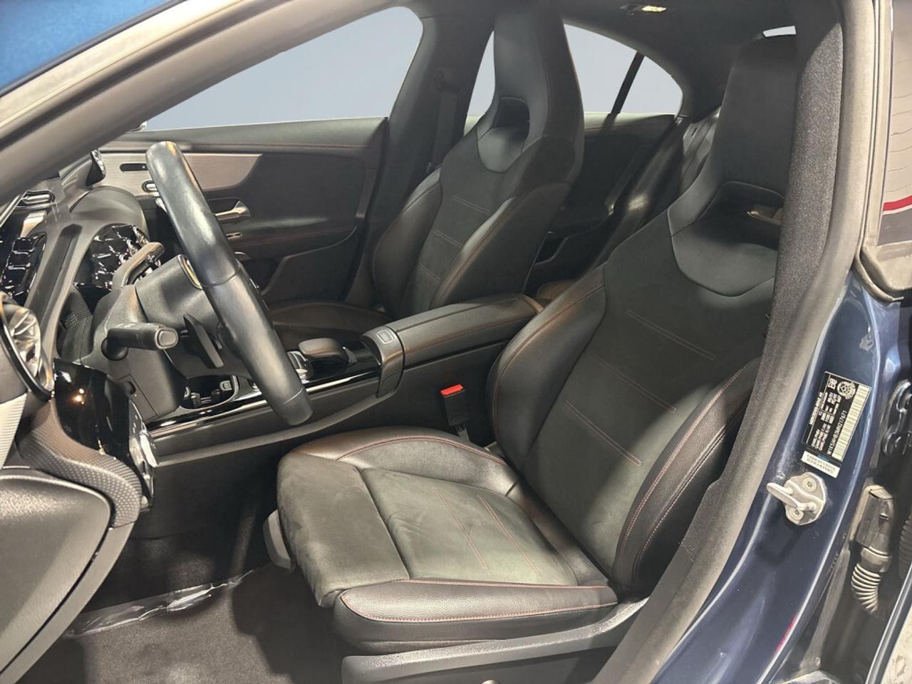 2021 Mercedes-Benz CLA250 4MATIC AMG Pkg / Leather / NAV / CarPlay / Sunroof Photo