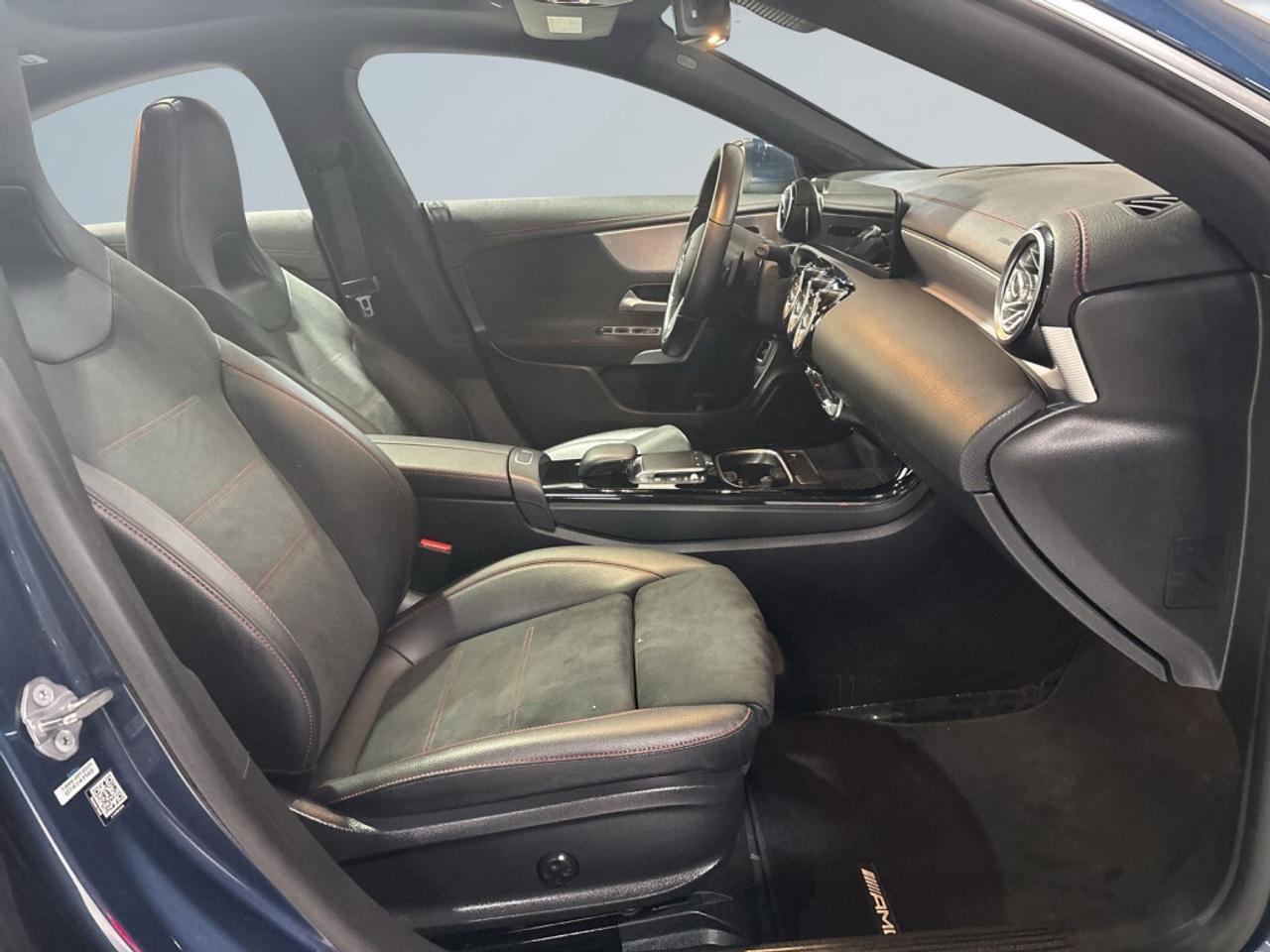 2021 Mercedes-Benz CLA250 4MATIC AMG Pkg / Leather / NAV / CarPlay / Sunroof Photo