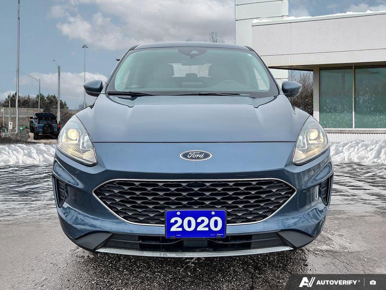 2020 Ford Escape SE   LOW KMS   HTD FRONT SEATS   NAV   LOW KMS   H Photo2