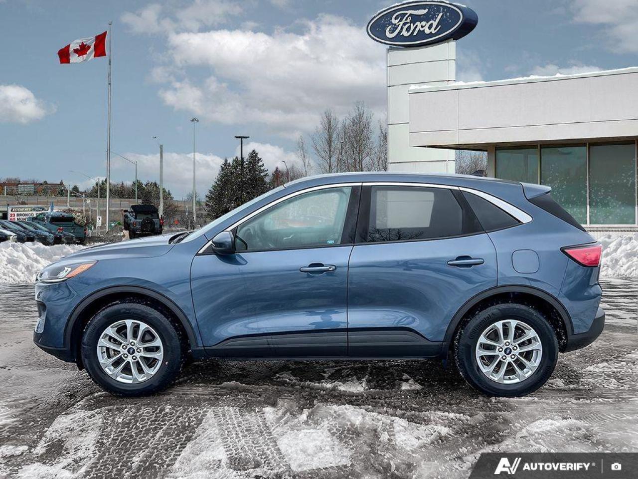 2020 Ford Escape SE   LOW KMS   HTD FRONT SEATS   NAV   LOW KMS   H Photo