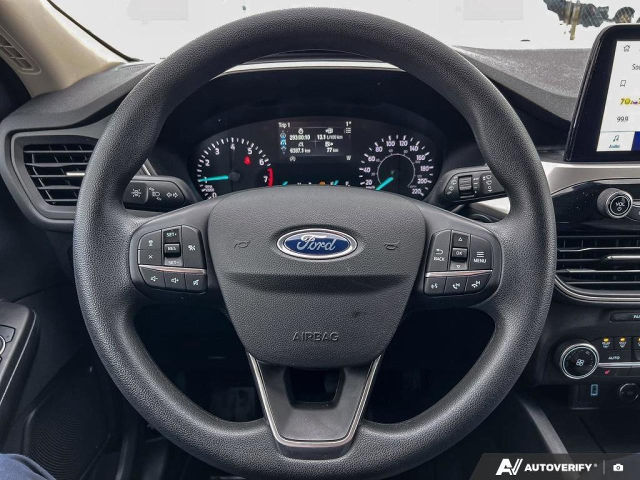 2020 Ford Escape SE   LOW KMS   HTD FRONT SEATS   NAV   LOW KMS   H Photo