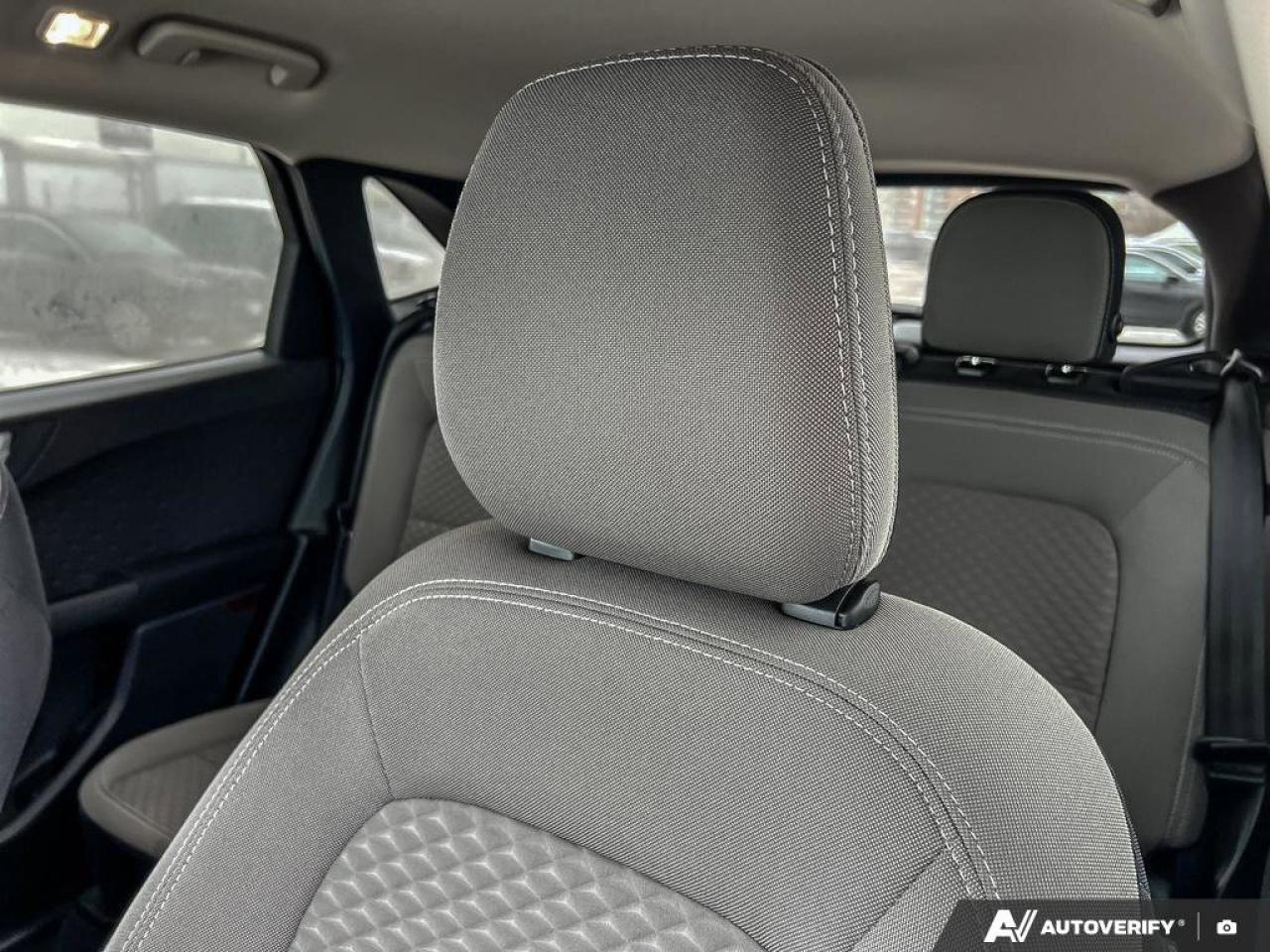 2020 Ford Escape SE   LOW KMS   HTD FRONT SEATS   NAV   LOW KMS   H Photo