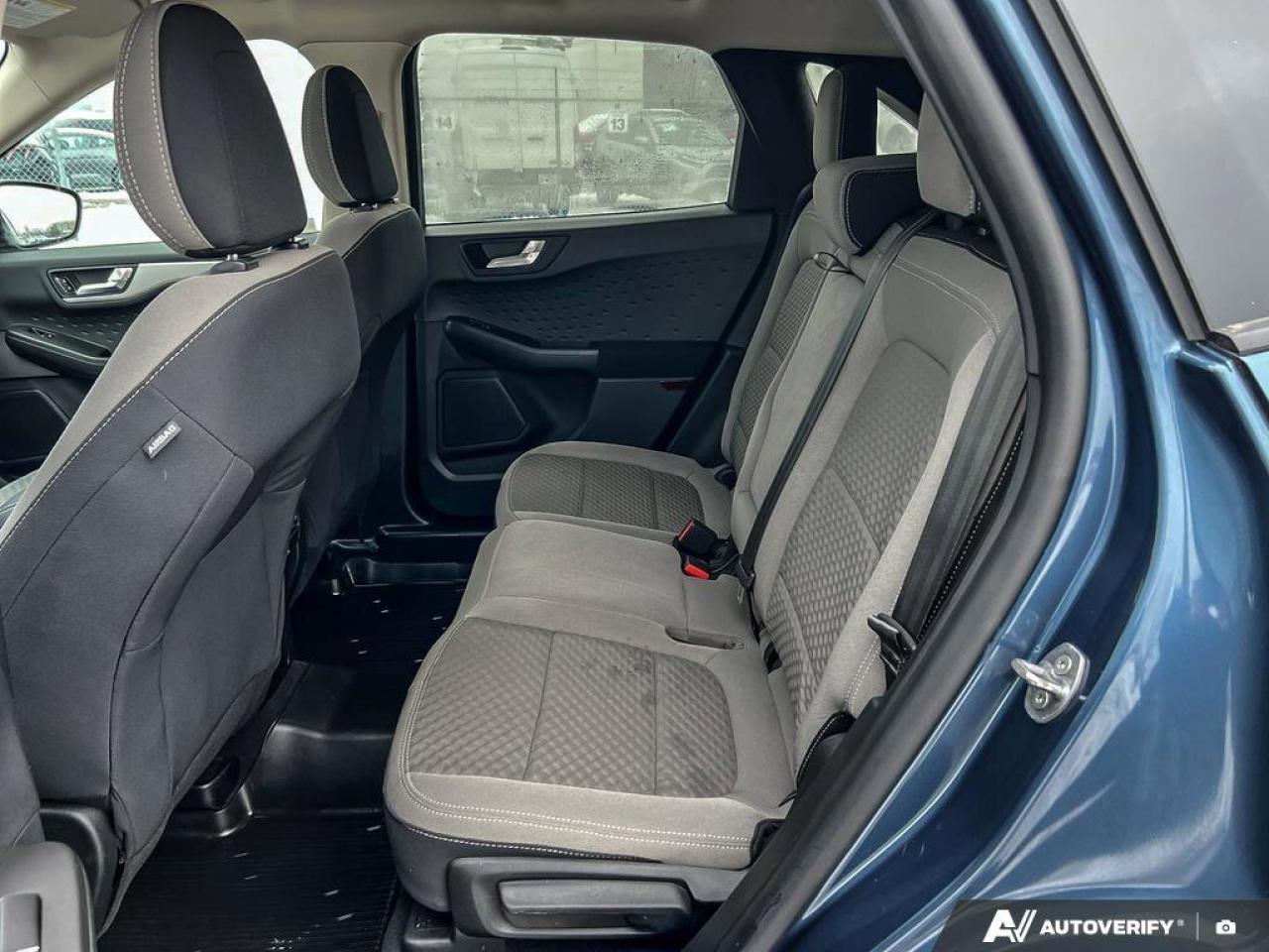 2020 Ford Escape SE   LOW KMS   HTD FRONT SEATS   NAV   LOW KMS   H Photo